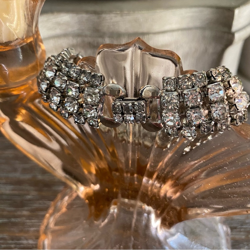 RARE Vintage Pretty WEISS‎ Signed Clear Rhinestone Silver Tone Cuff Bracelet - Picture 9 of 16